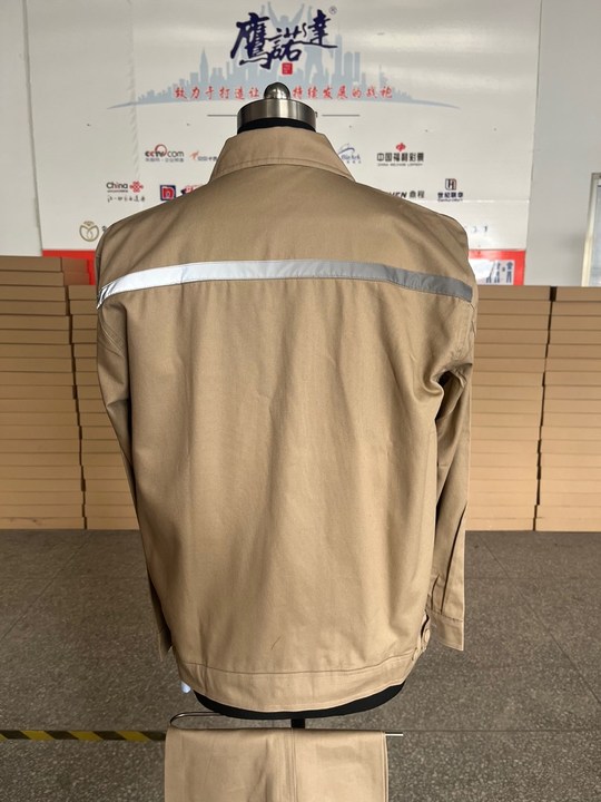 廈門(mén)科銳能源服務(wù)春秋長(cháng)袖工作服定制案例