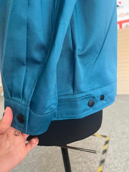 安徽漢威電子廠(chǎng)工作服定制款式